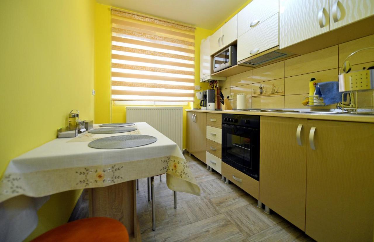 Apartament Trident Hateg Exterior photo
